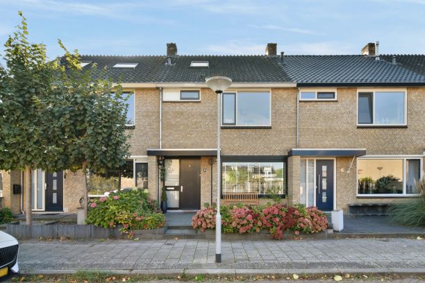 Te koop: Tussenwoning Andromedaring 4 , Dordrecht