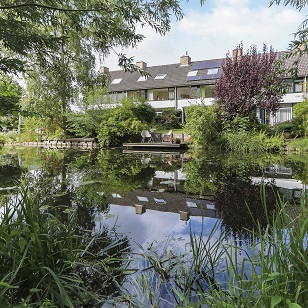 Aan het water